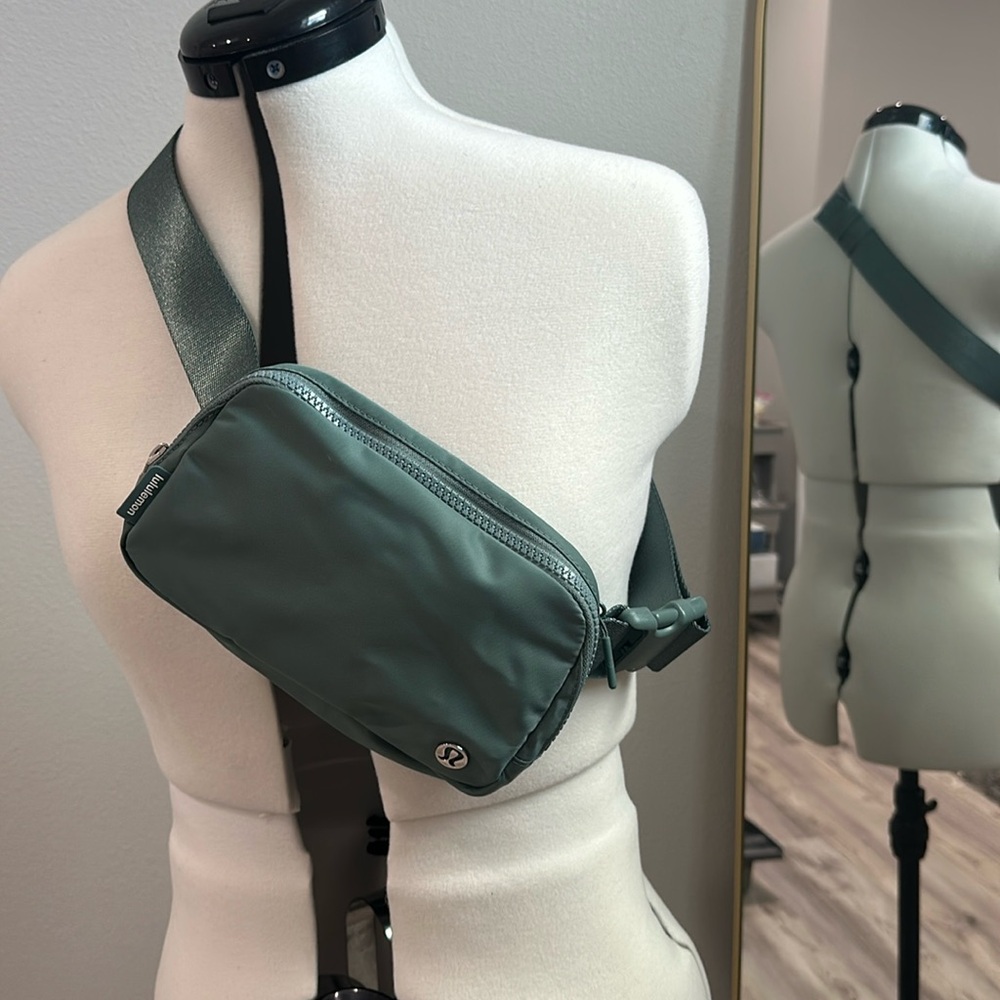 Tidewater Teal Lululemon Belt Bag